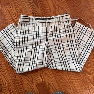 EUC, Express Design Studio Black and White Plaid Cropped Pants, Size 2